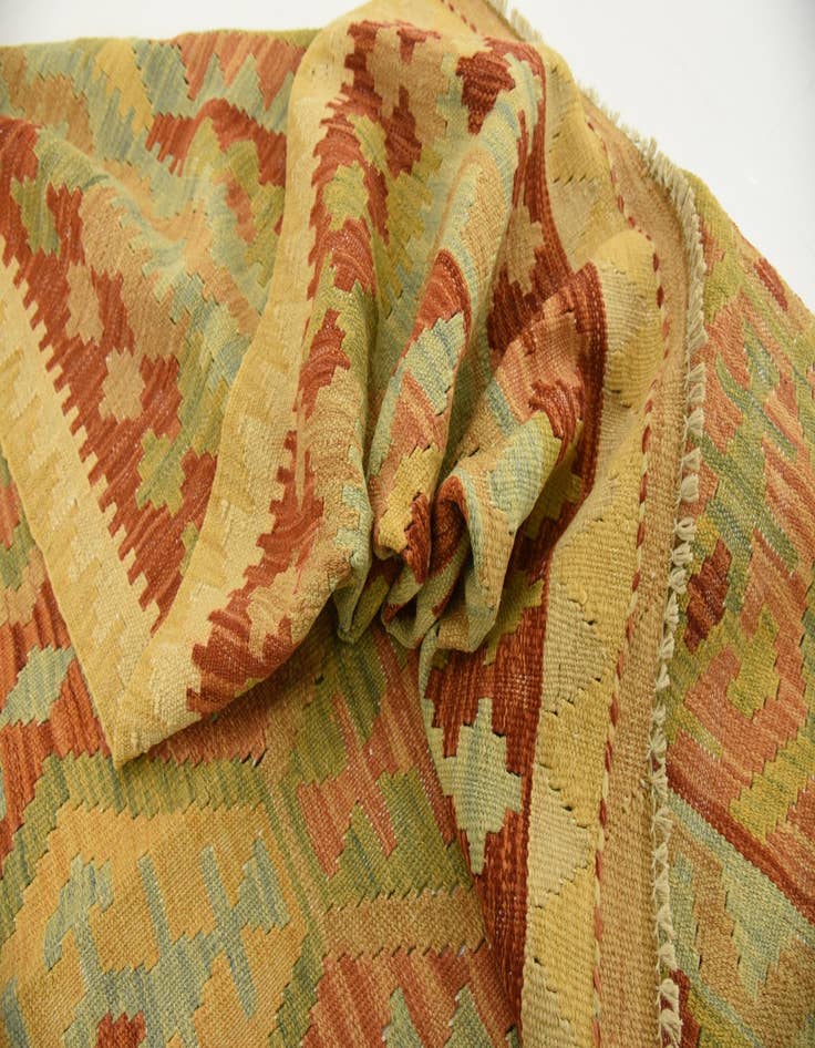 Detail image of  3' 11 x 6' 2  Hand Woven Kilim Waziri Wool Rug