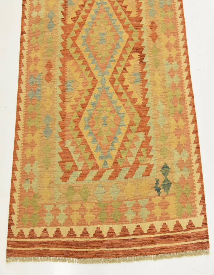 Detail image of  4' 2 x 5' 9  Hand Woven Kilim Waziri Wool Rug