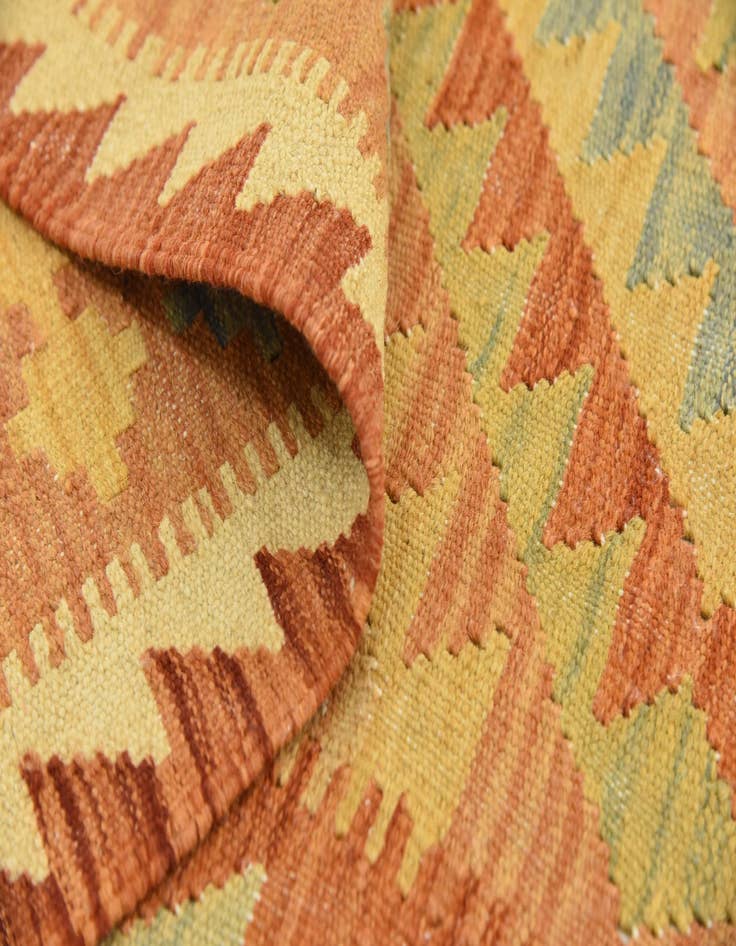 Detail image of  4' 2 x 5' 9  Hand Woven Kilim Waziri Wool Rug