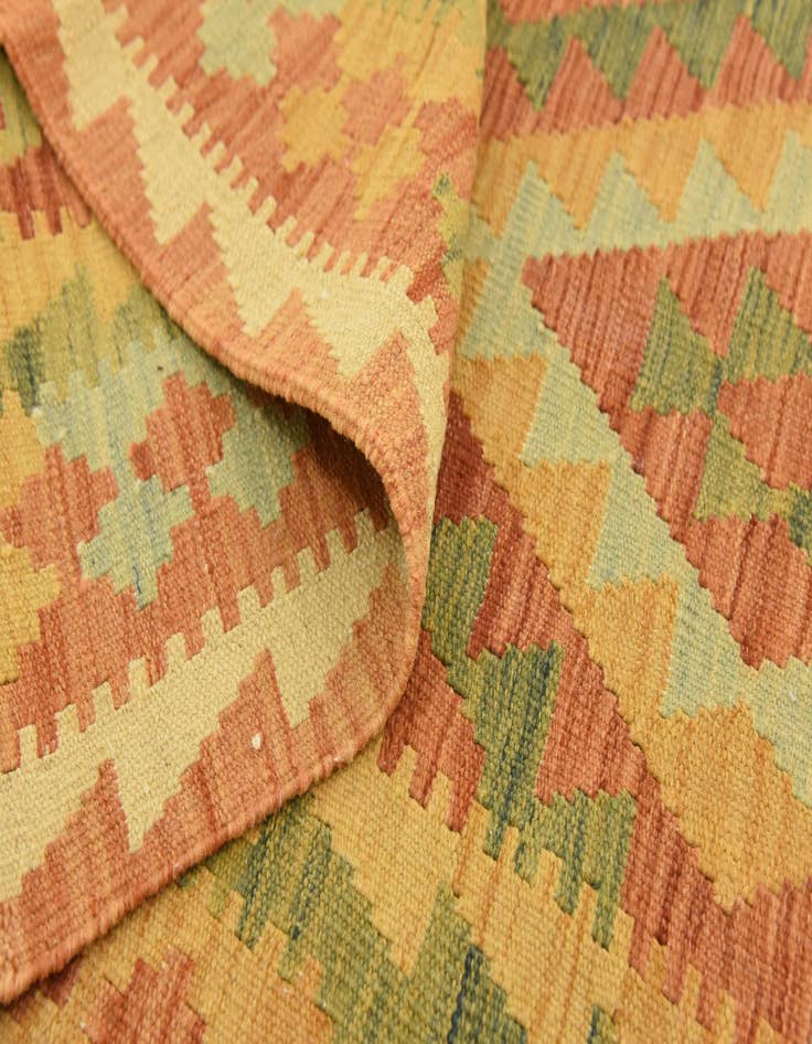 Detail image of 3' 11 x 5' 10 Hand Woven Kilim Waziri Wool Rug