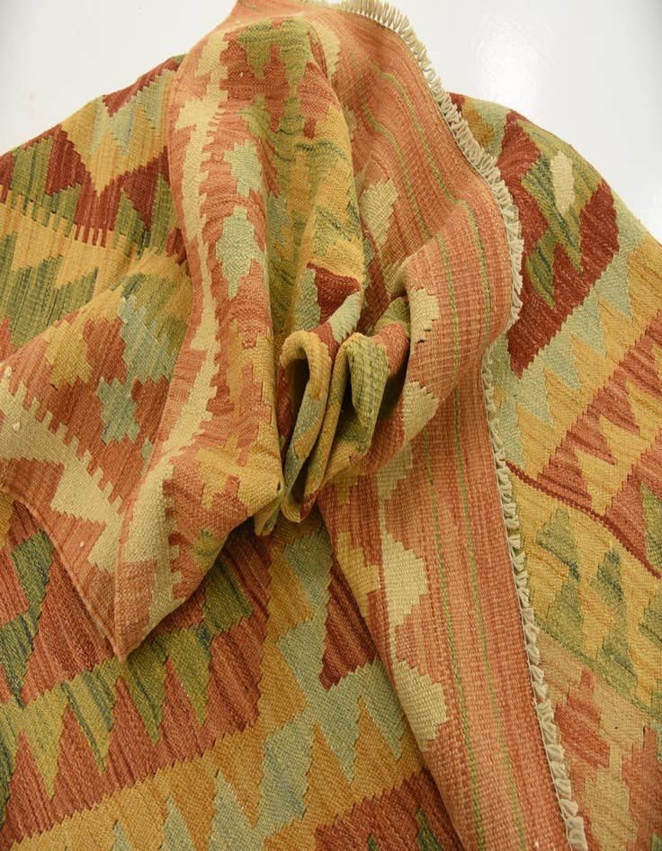 Detail image of 3' 11 x 5' 10 Hand Woven Kilim Waziri Wool Rug