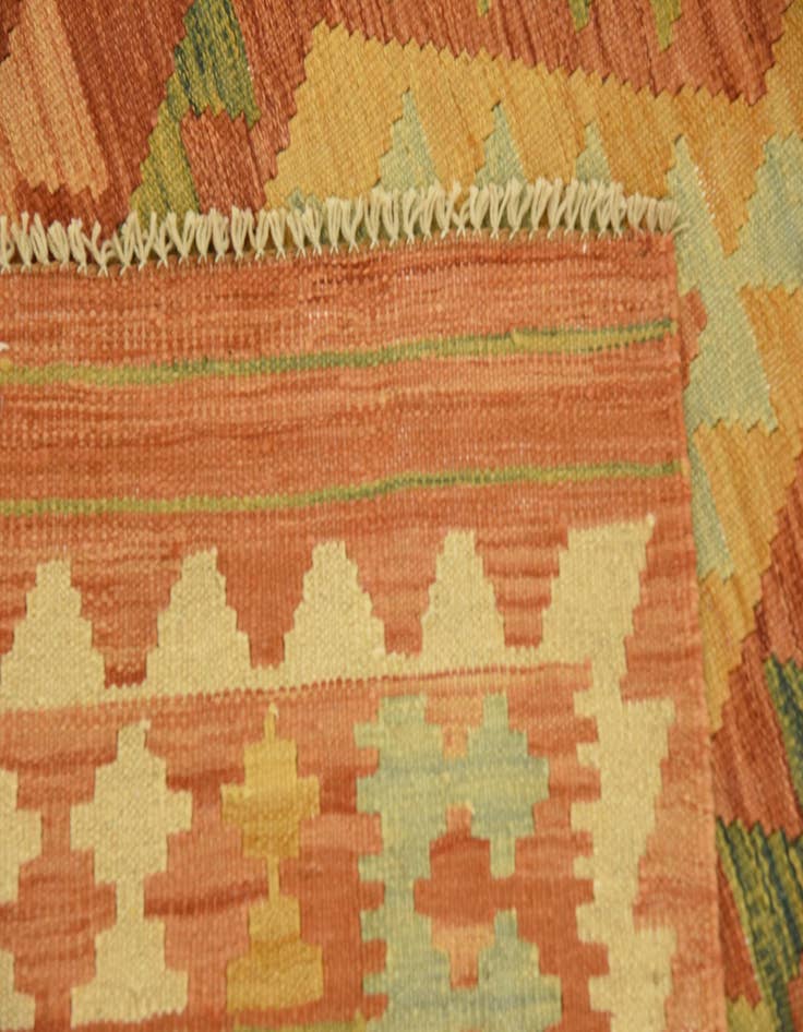 Detail image of 3' 11 x 5' 10 Hand Woven Kilim Waziri Wool Rug