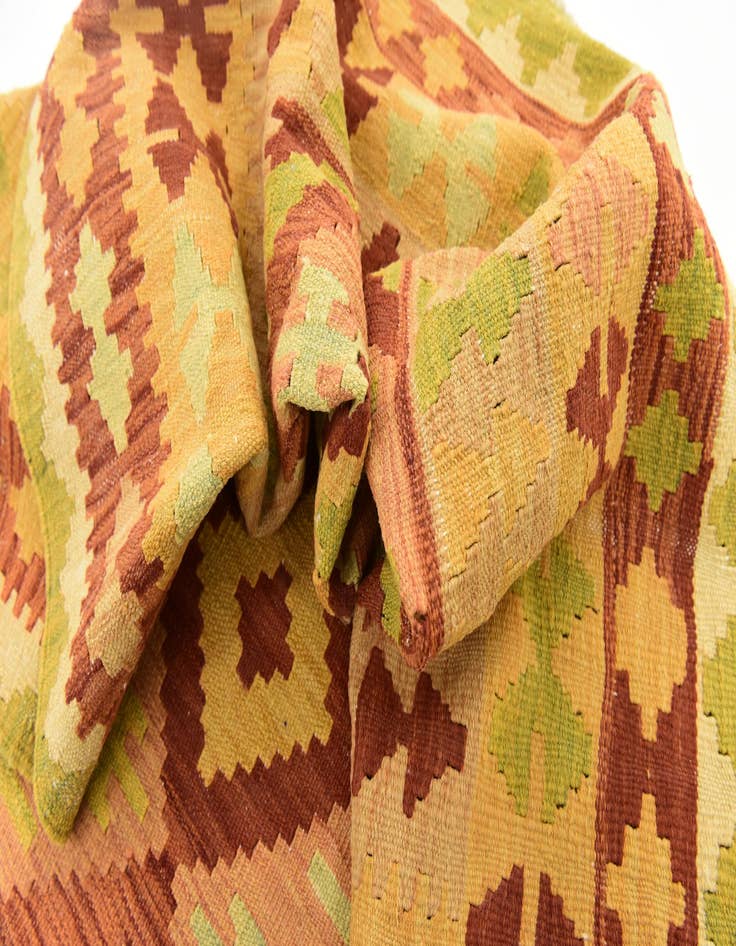 Detail image of  4' 7 x 6' 7  Hand Woven Kilim Waziri Wool Rug