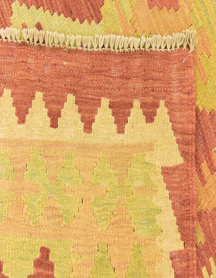 Detail image of  4' 8 x 6' 8  Hand Woven Kilim Waziri Wool Rug