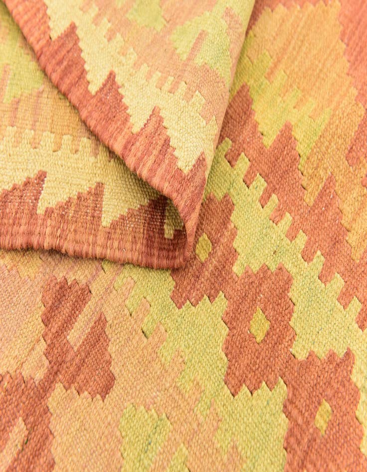 Detail image of  4' 8 x 6' 8  Hand Woven Kilim Waziri Wool Rug