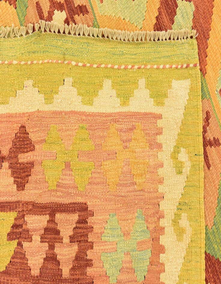 Detail image of 4' 9 x 6' 5 Hand Woven Kilim Waziri Wool Rug