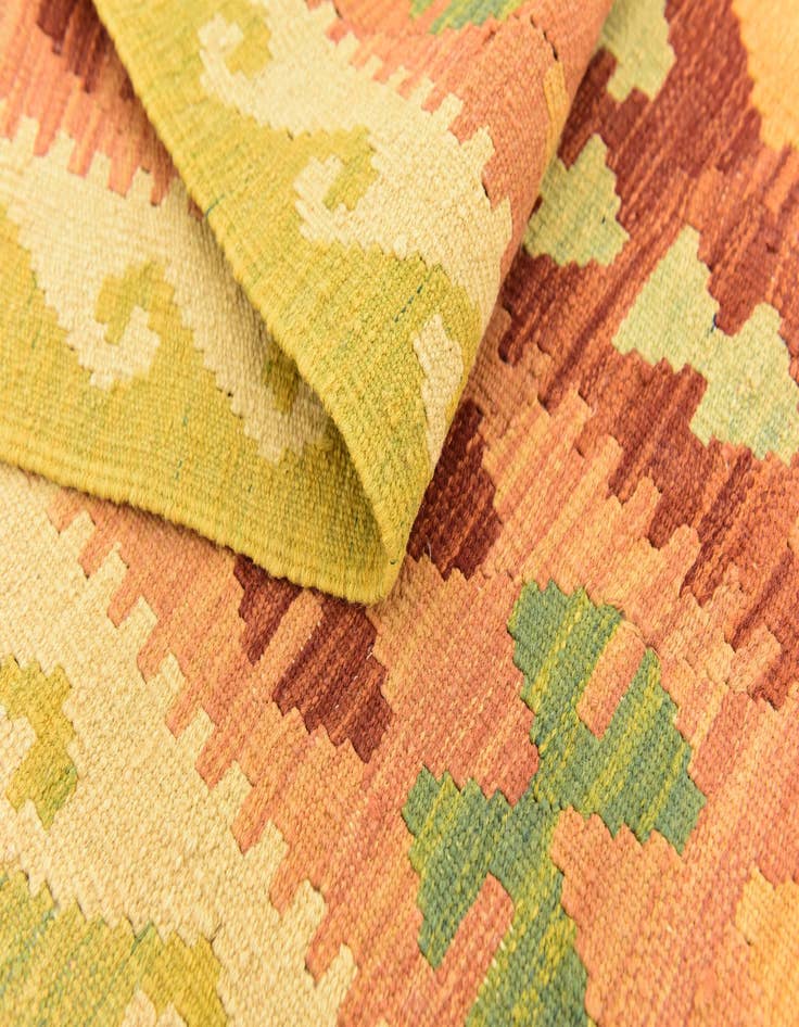 Detail image of 4' 9 x 6' 5 Hand Woven Kilim Waziri Wool Rug