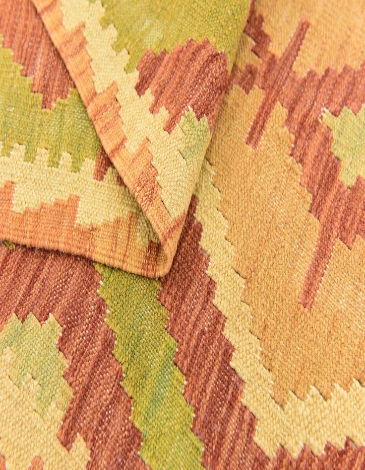 Detail image of  4' 7 x 6' 8  Hand Woven Kilim Waziri Wool Rug