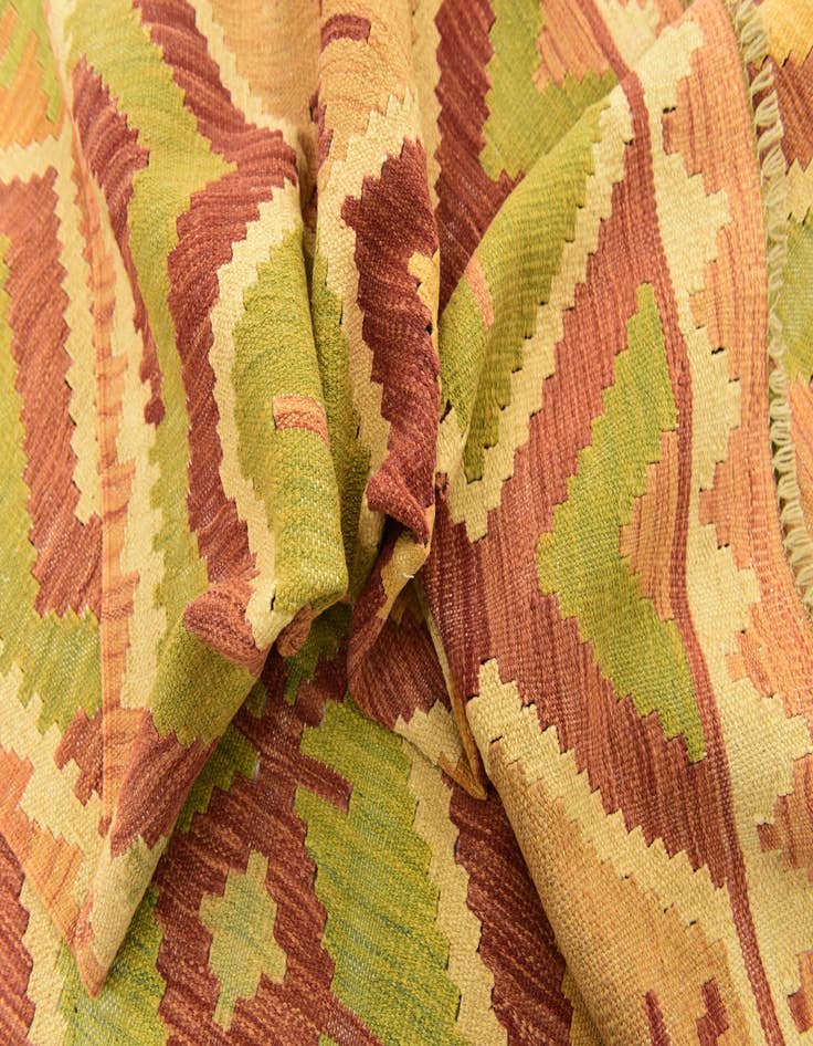 Detail image of  4' 7 x 6' 8  Hand Woven Kilim Waziri Wool Rug