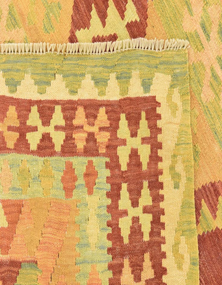 Detail image of  4' 8 x 6' 10  Hand Woven Kilim Waziri Wool Rug