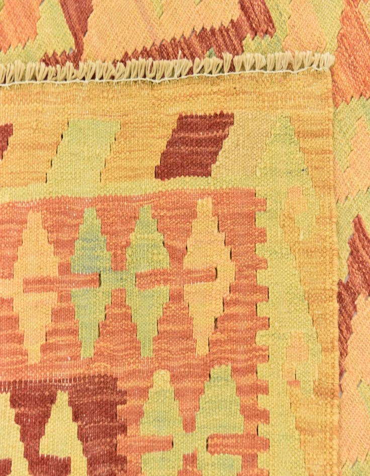 Detail image of  4' 3 x 6' 3  Hand Woven Kilim Waziri Wool Rug