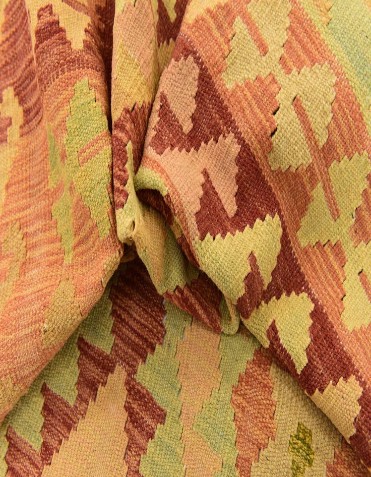 Detail image of  4' 3 x 6' 3  Hand Woven Kilim Waziri Wool Rug