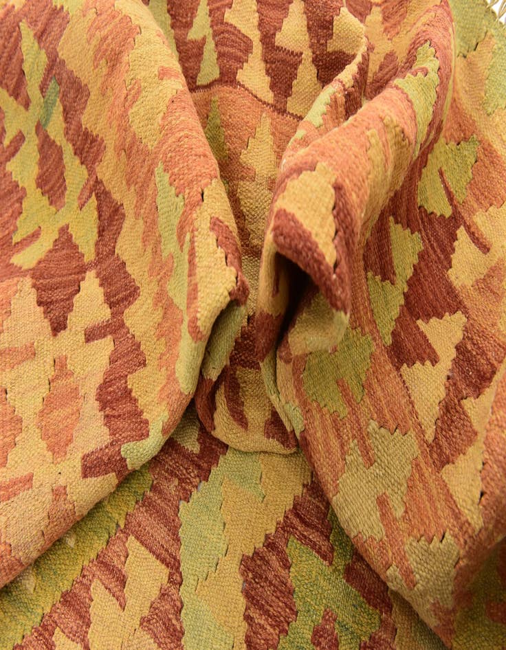 Detail image of  4' 9 x 6' 10  Hand Woven Kilim Waziri Wool Rug