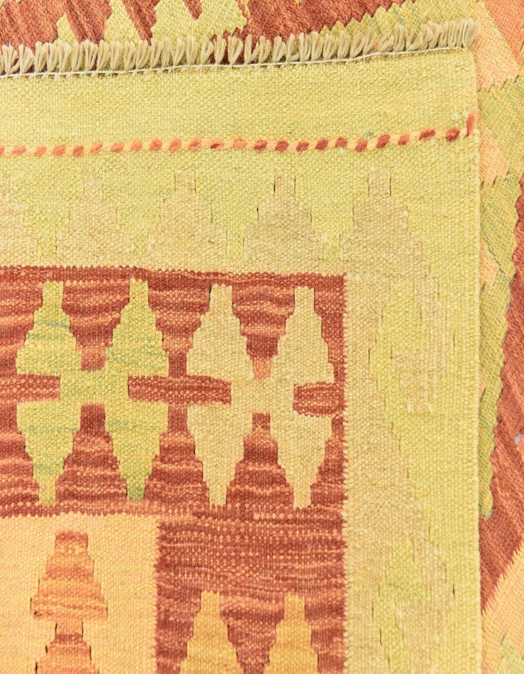 Detail image of  4' 9 x 6' 6  Hand Woven Kilim Waziri Wool Rug