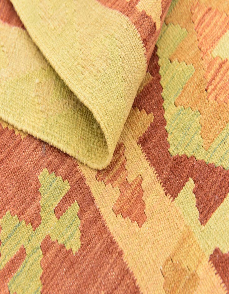 Detail image of  4' 9 x 6' 6  Hand Woven Kilim Waziri Wool Rug