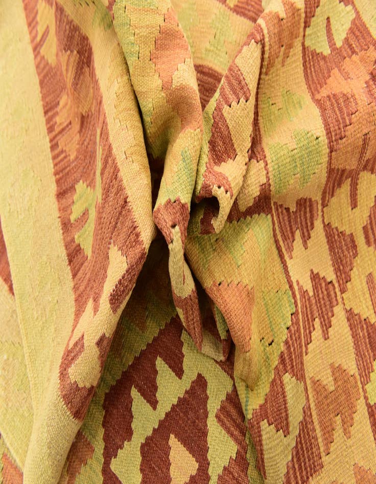 Detail image of  4' 9 x 6' 6  Hand Woven Kilim Waziri Wool Rug