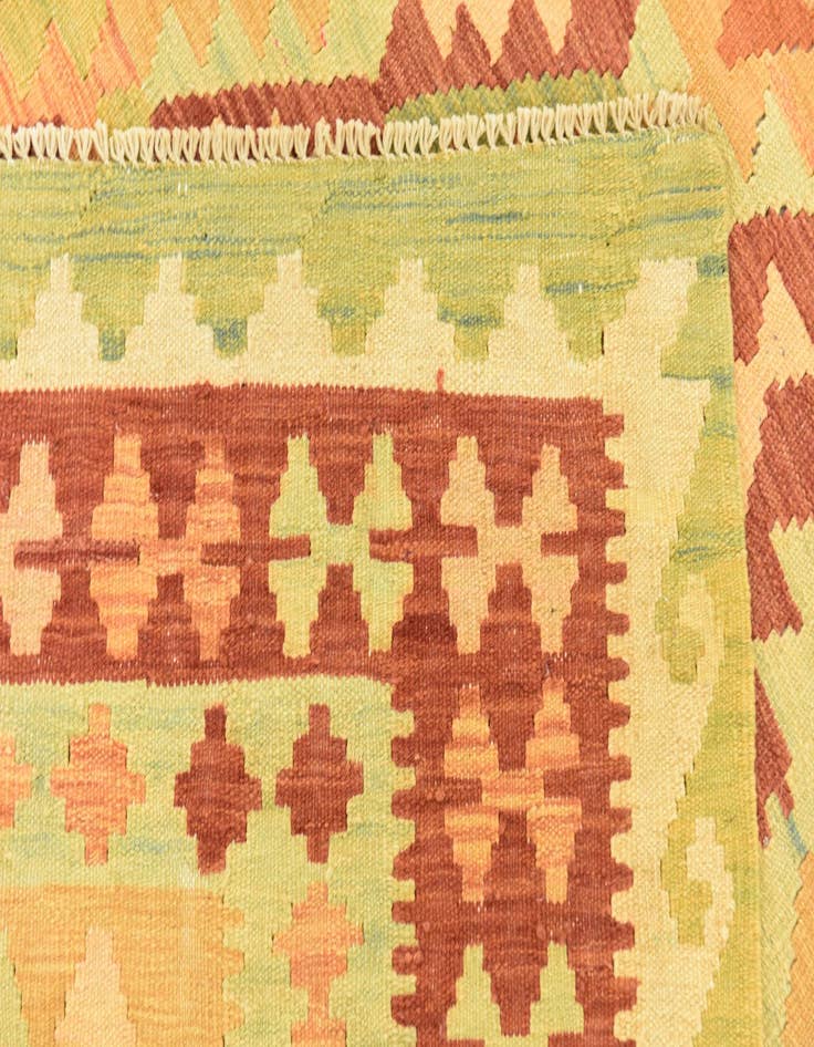 Detail image of 4' 8 x 6' 6 Hand Woven Kilim Waziri Wool Rug