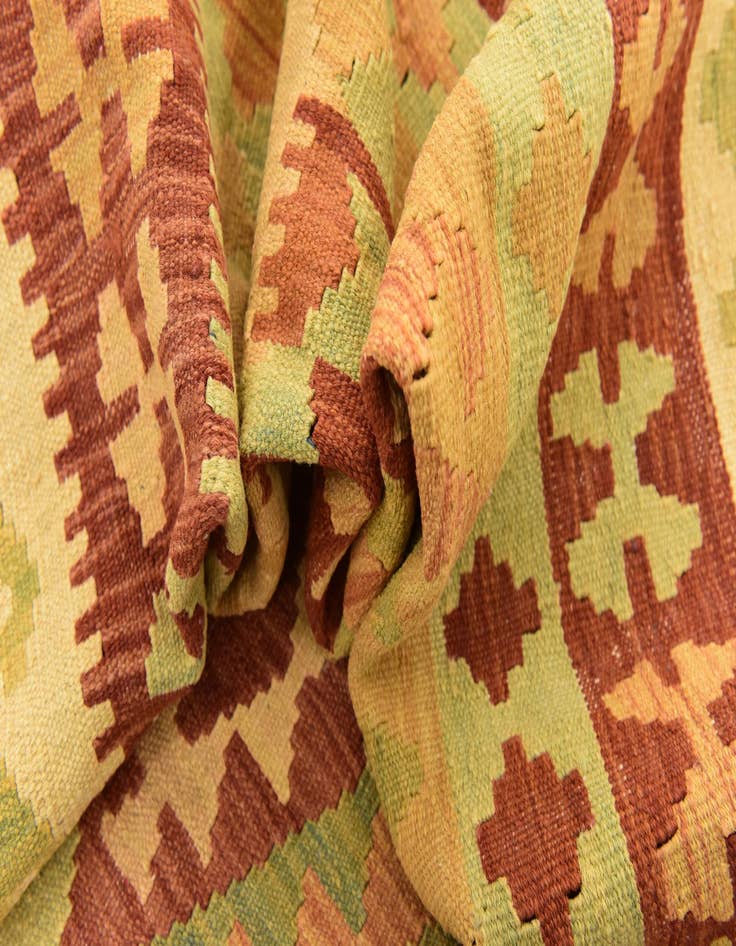 Detail image of 4' 8 x 6' 6 Hand Woven Kilim Waziri Wool Rug