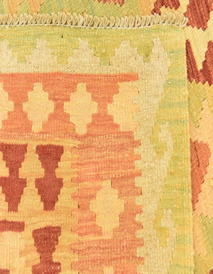 Detail image of  4' 9 x 6' 6  Hand Woven Kilim Waziri Wool Rug