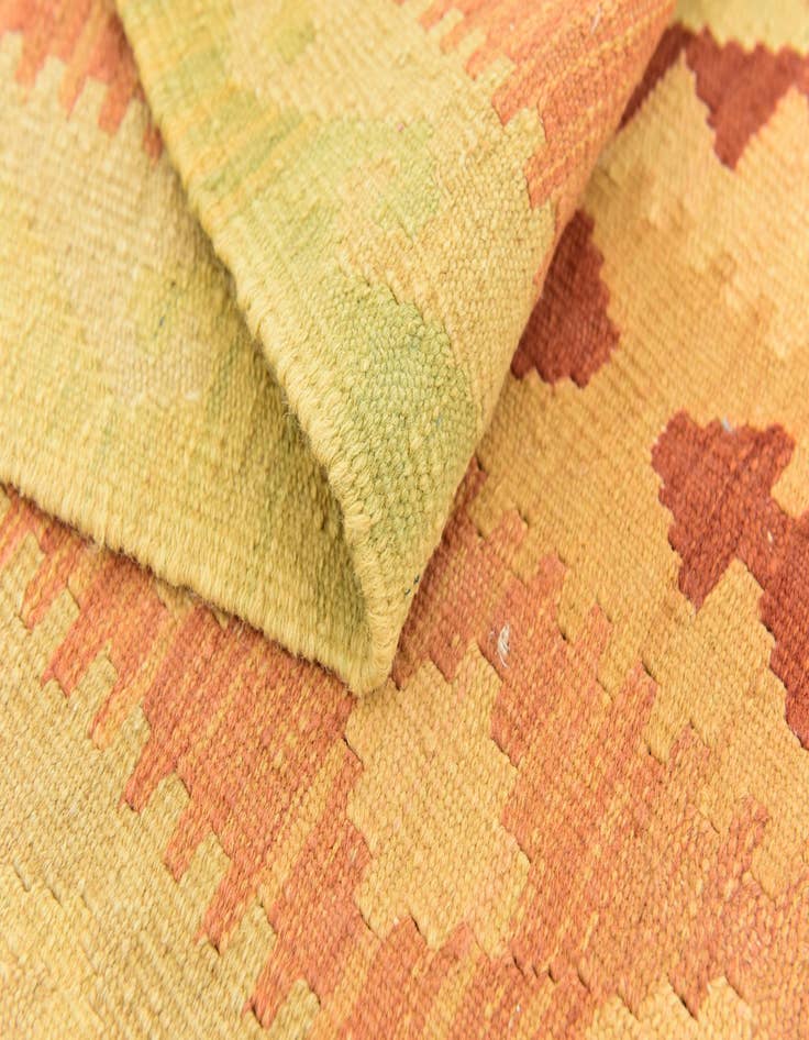 Detail image of  4' 9 x 6' 6  Hand Woven Kilim Waziri Wool Rug