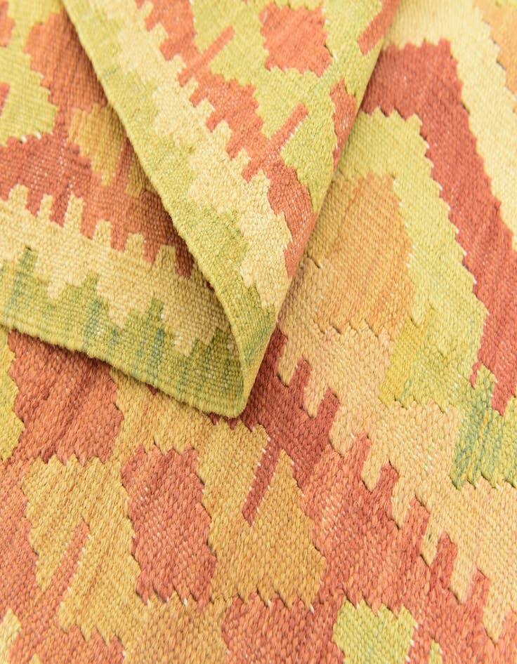 Detail image of  4' 8 x 6' 7  Hand Woven Kilim Waziri Wool Rug