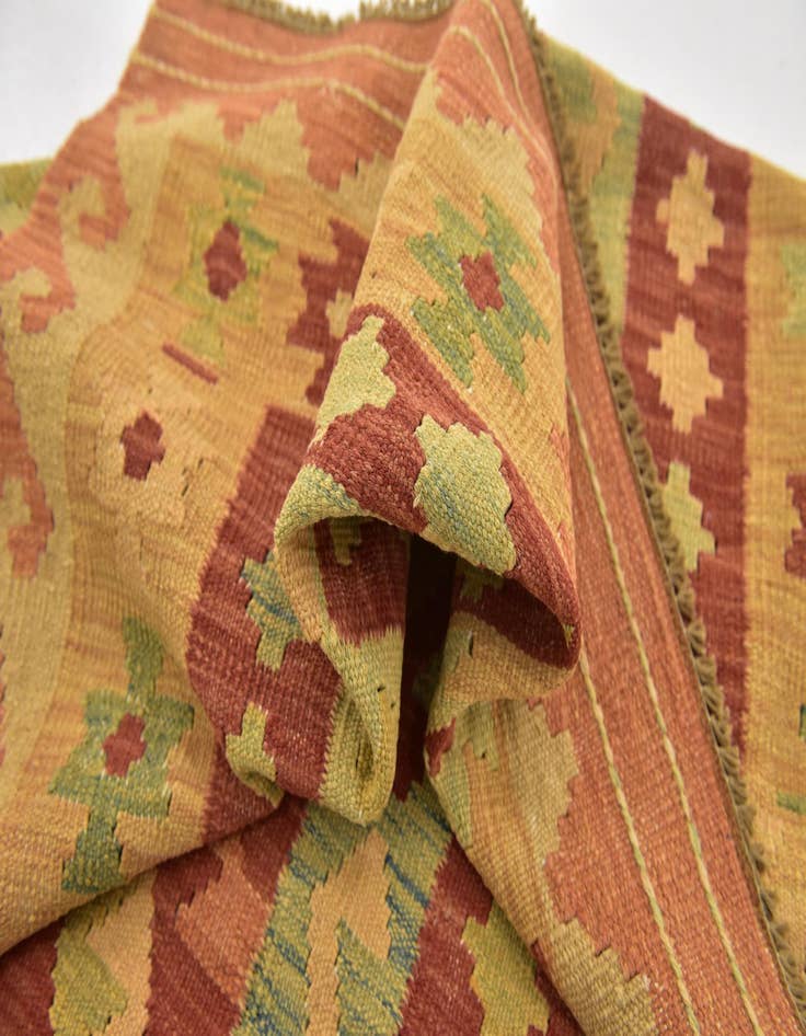 Detail image of  3' 4 x 4' 10  Hand Woven Kilim Waziri Wool Rug