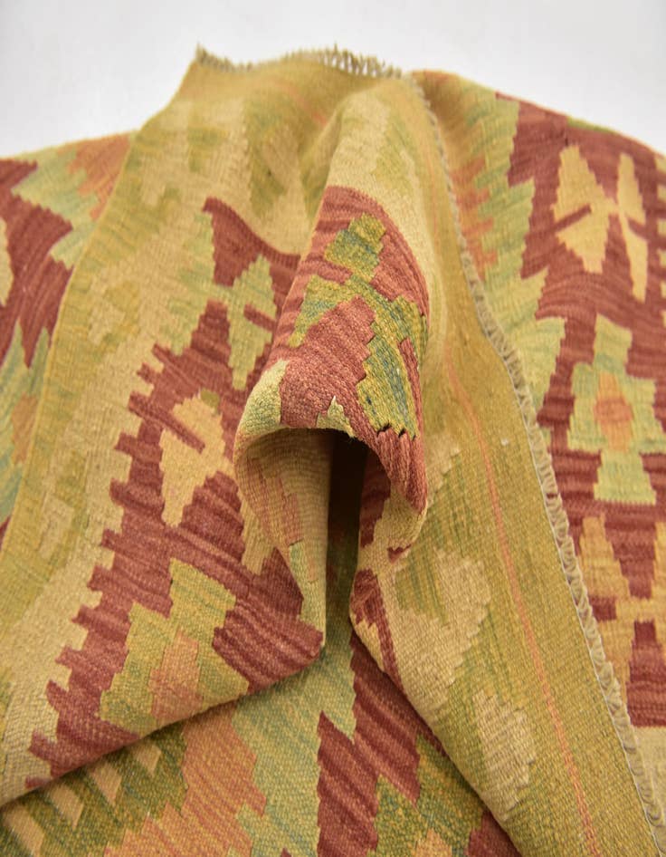 Detail image of  3' 4 x 4' 10  Hand Woven Kilim Waziri Wool Rug