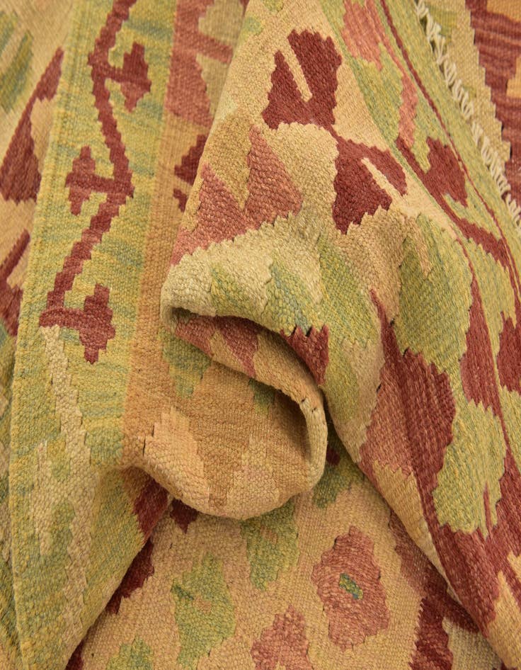 Detail image of  3' 3 x 4' 9  Hand Woven Kilim Waziri Wool Rug