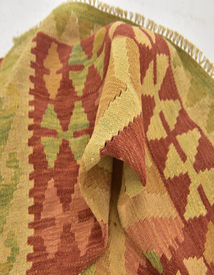 Detail image of 3' 2 x 5' Hand Woven Kilim Waziri Wool Rug