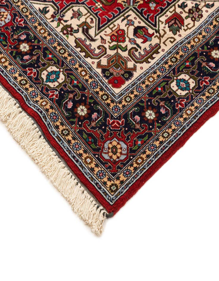 Detail image of  3' 3 x 4' 11 Lahour Rug