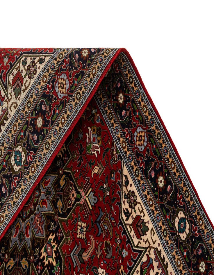 Detail image of  3' 3 x 4' 11 Lahour Rug