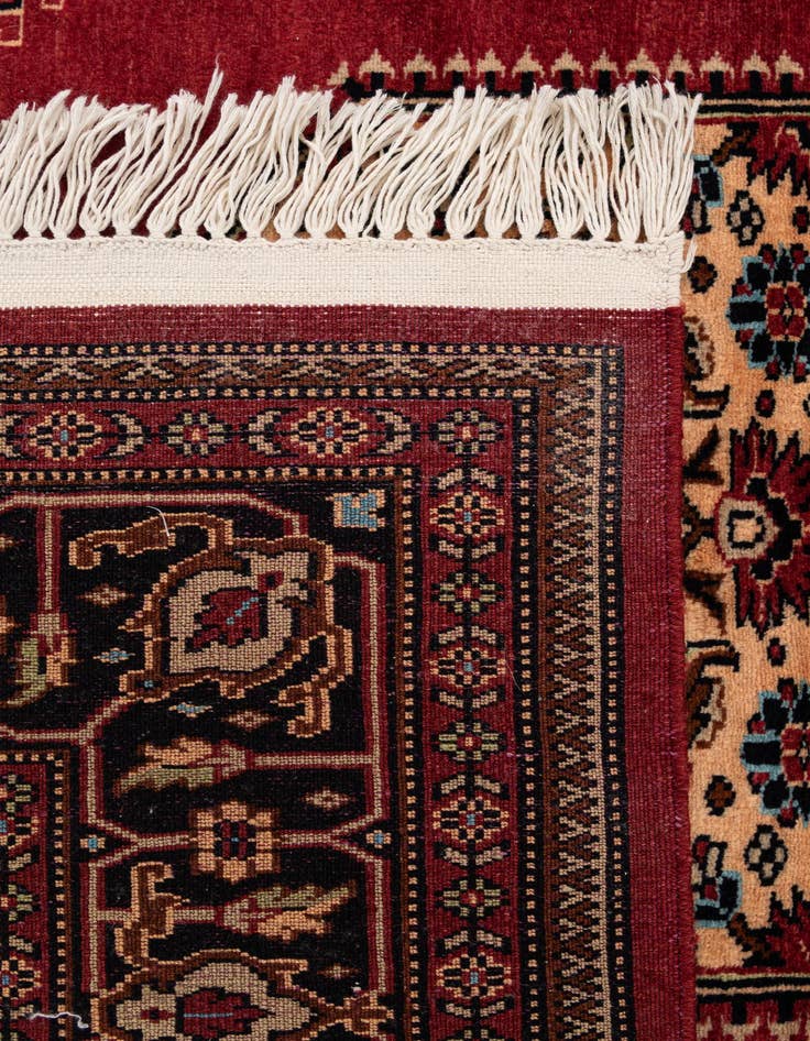 Detail image of  4' 3 x 6'  Hand Knotted Lahour Oriental Wool Rug