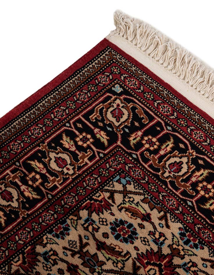 Detail image of  4' 3 x 6'  Hand Knotted Lahour Oriental Wool Rug