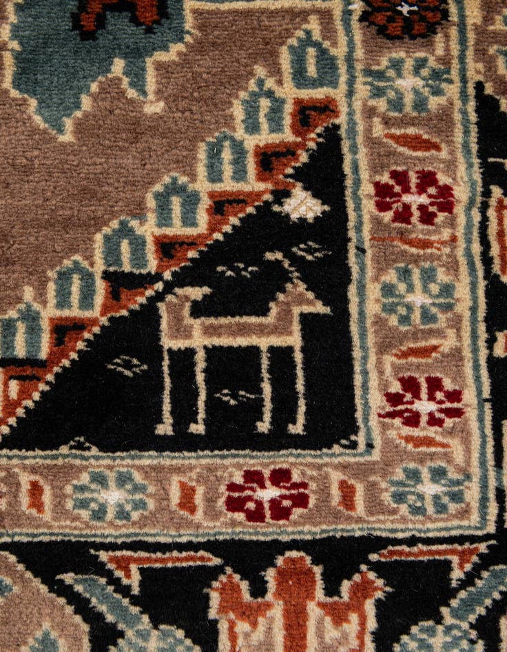 Detail image of  4' 3 x 6' 5  Hand Knotted Lahour Oriental Rug