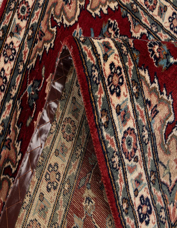 Detail image of  2' 7 x 4' 2  Hand Knotted Lahour Wool Rug