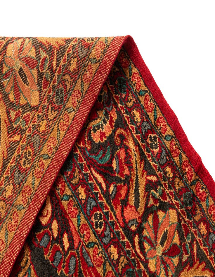 Detail image of  9' 10 x 13' 7 Liliyan Rug