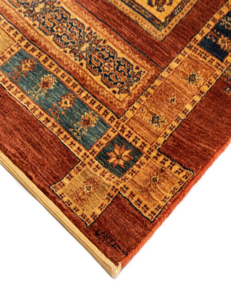 Detail image of  5' 7 x 8' Luribaft Wool Rug