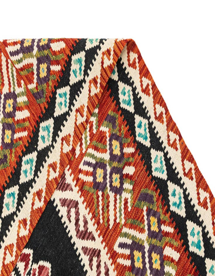 Detail image of  5' 2 x 6' 11  Hand Knotted Marok Kilim Rug