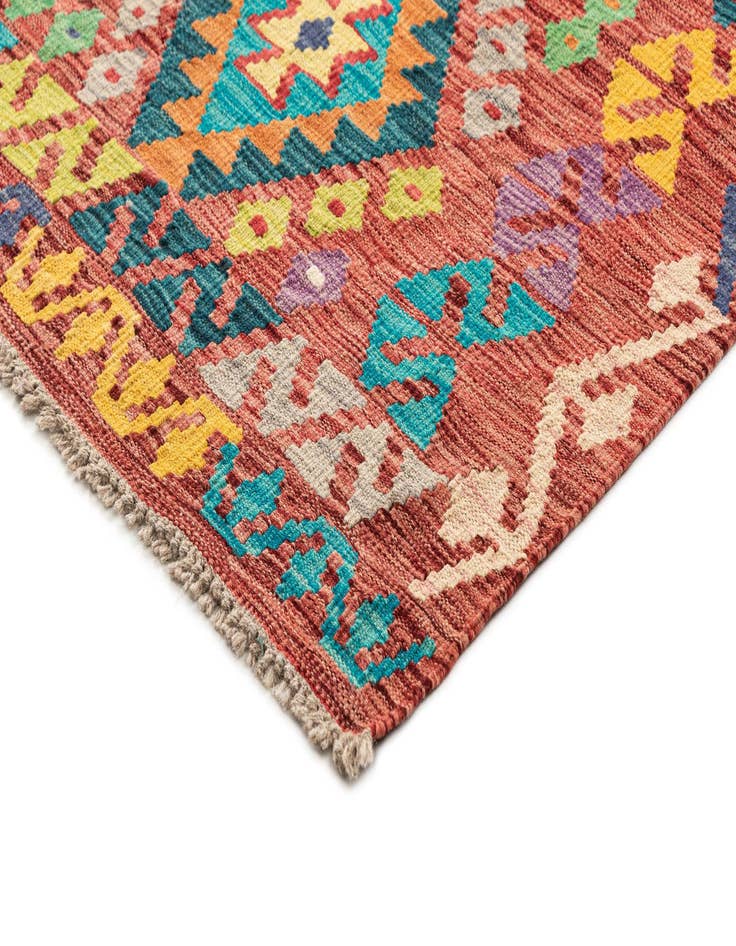 Detail image of  7' 1 x 9' 7  Hand Knotted Marok Kilim Rug