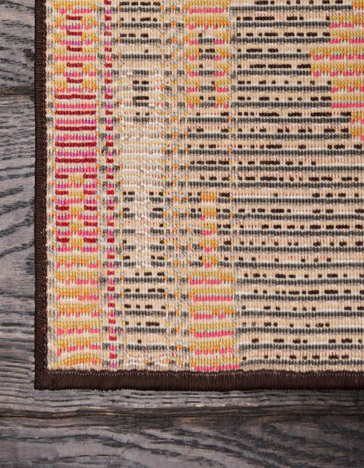 Detail image of  10' 6 x 16' 5  Washable Mesa Rug