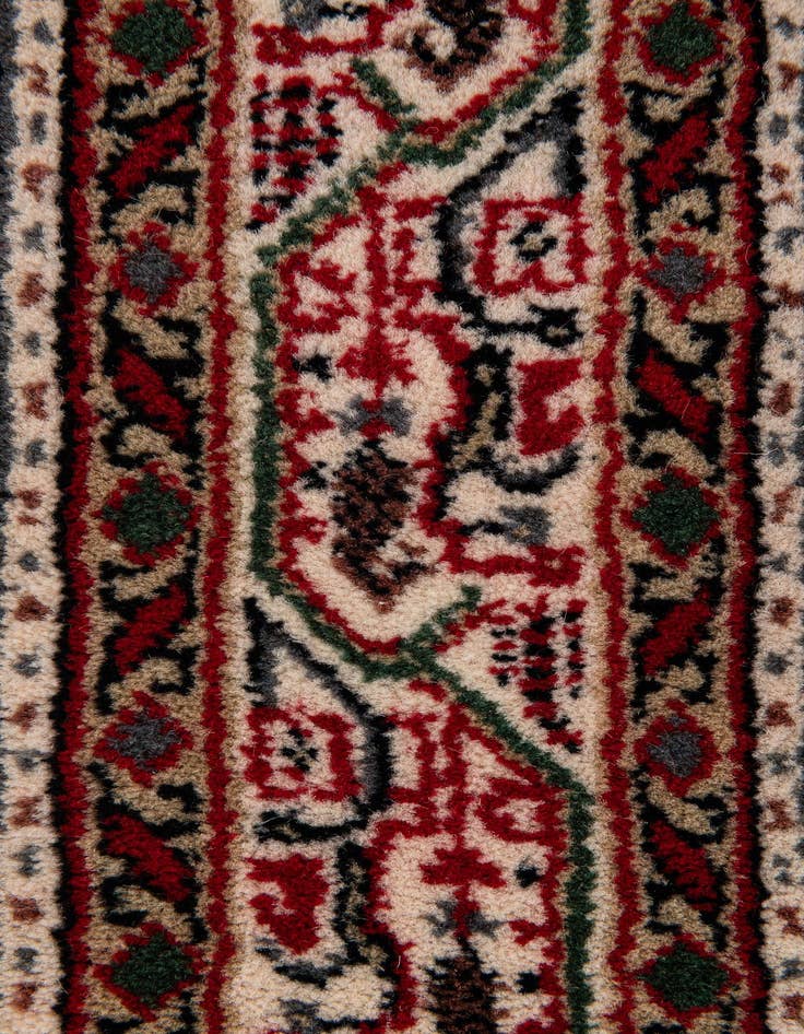Detail image of  3' 3 x 5' 2  Hand Knotted Mir Wool Rug