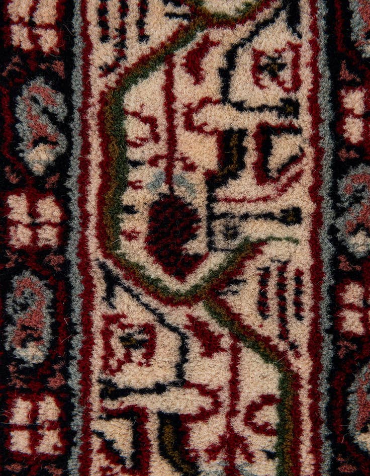 Detail image of  3' x 5' 5  Hand Knotted Mir Wool Rug