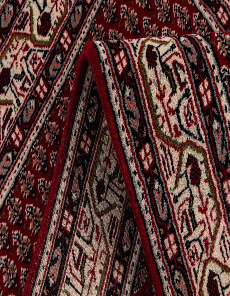 Detail image of  2' 11 x 5' 3  Hand Knotted Mir Wool Rug
