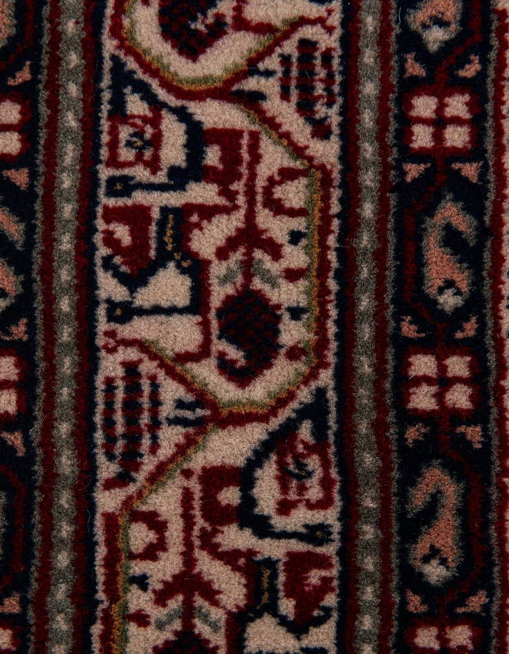 Detail image of  3' 11 x 5' 10  Hand Knotted Mir Wool Rug
