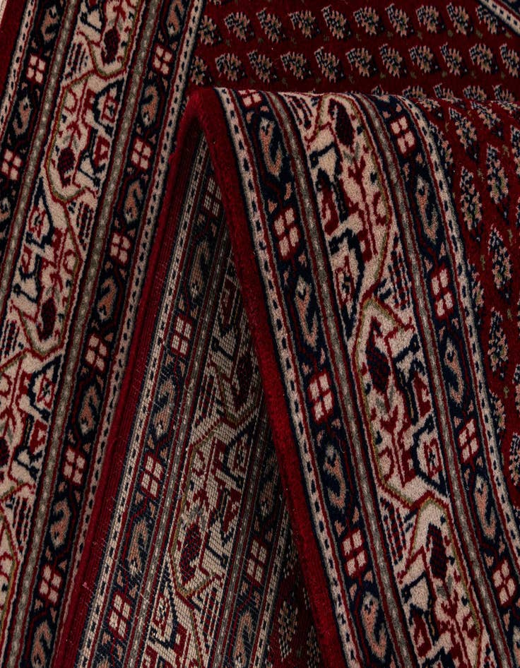 Detail image of  3' 11 x 5' 10  Hand Knotted Mir Wool Rug