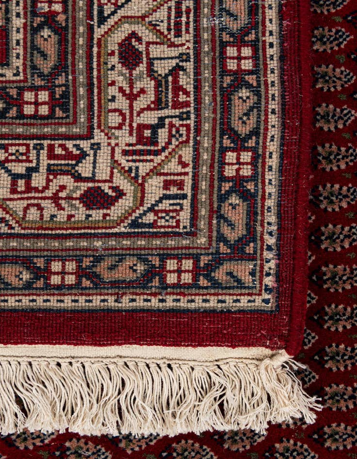 Detail image of  3' 11 x 5' 8  Hand Knotted Mir Wool Rug
