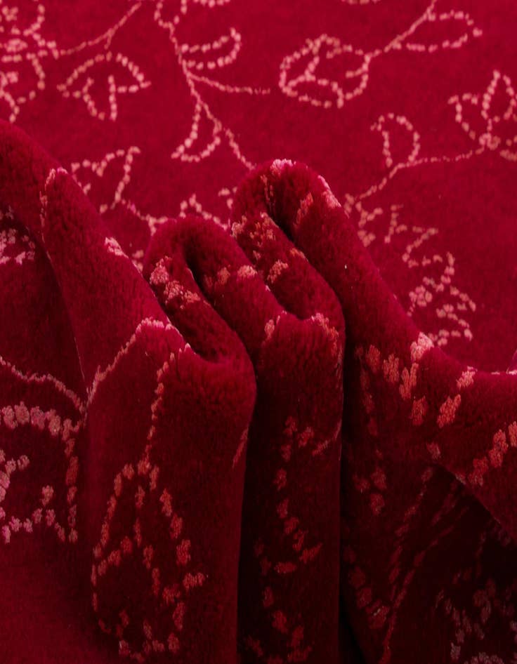 Detail image of  7' 3 x 9' 8 Modern Nila Rug