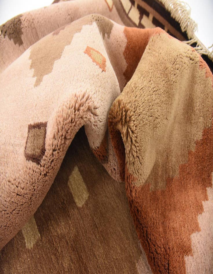 Detail image of  6' 9 x 10' 1  Hand Knotted Modern Ziegler Oriental Rug