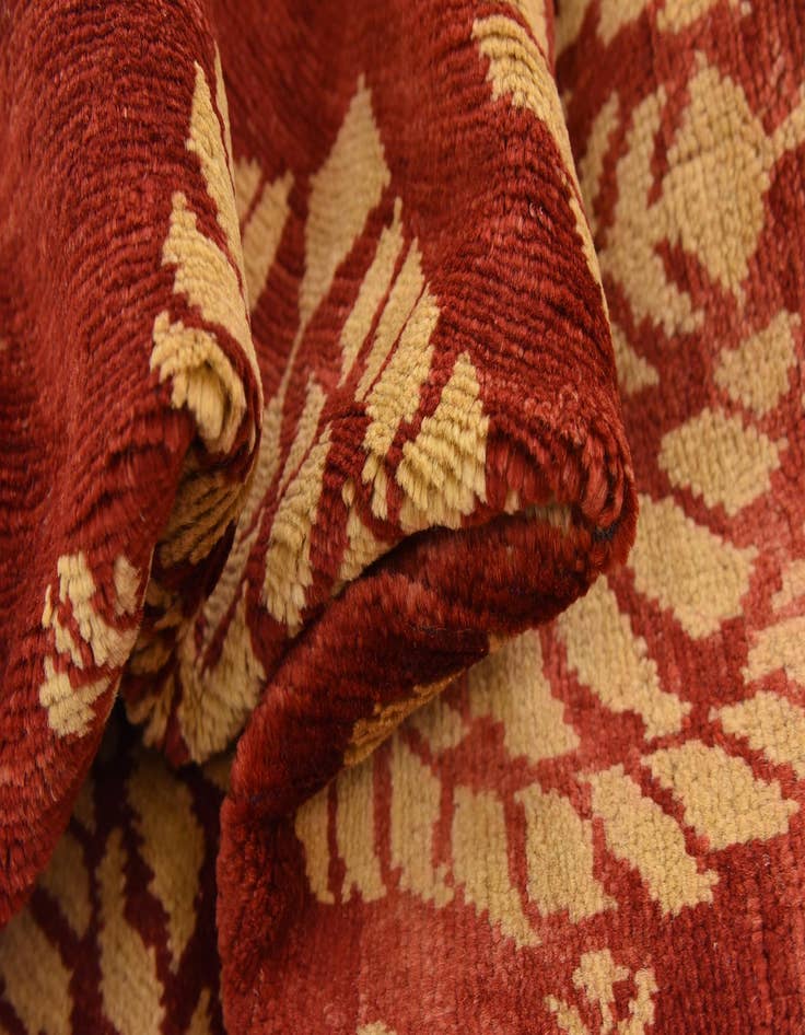 Detail image of  3' 6 x 4' 9  Hand Knotted Modern Ziegler Rug