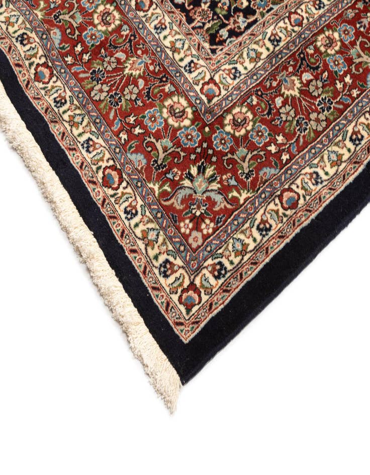 Detail image of  7' 5 x 9' 2 Mood Wool Rug